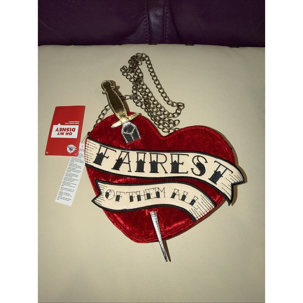 Disney NWT Snow White "Fairest Of Them All" CrossBody Red Velvet Heart